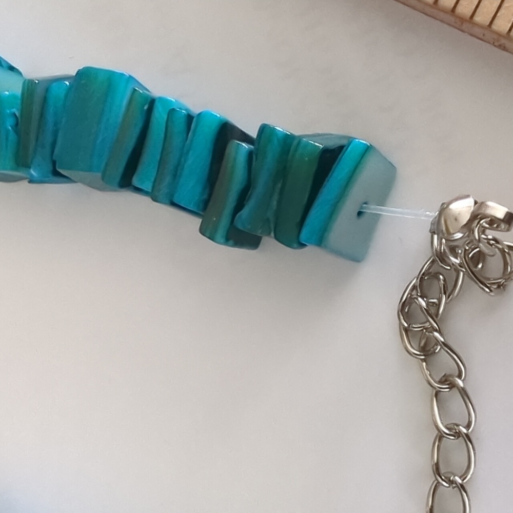 Vintage glass turquoise beaded necklace - Picture 6 of 6